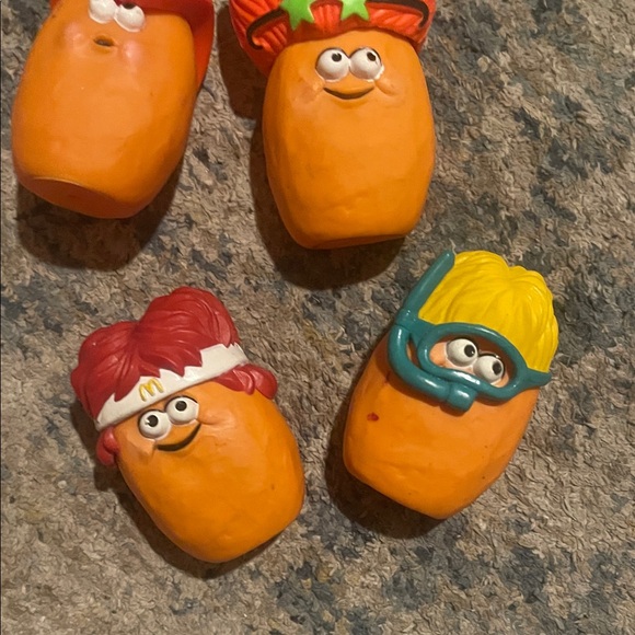 1988 McDonald's McNugget Figures - Scuba, Fireman, Tennis, and Rocker - Picture 3 of 5